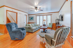 Murrells Inlet Home with Deck about 4 Mi to Marsh Walk!